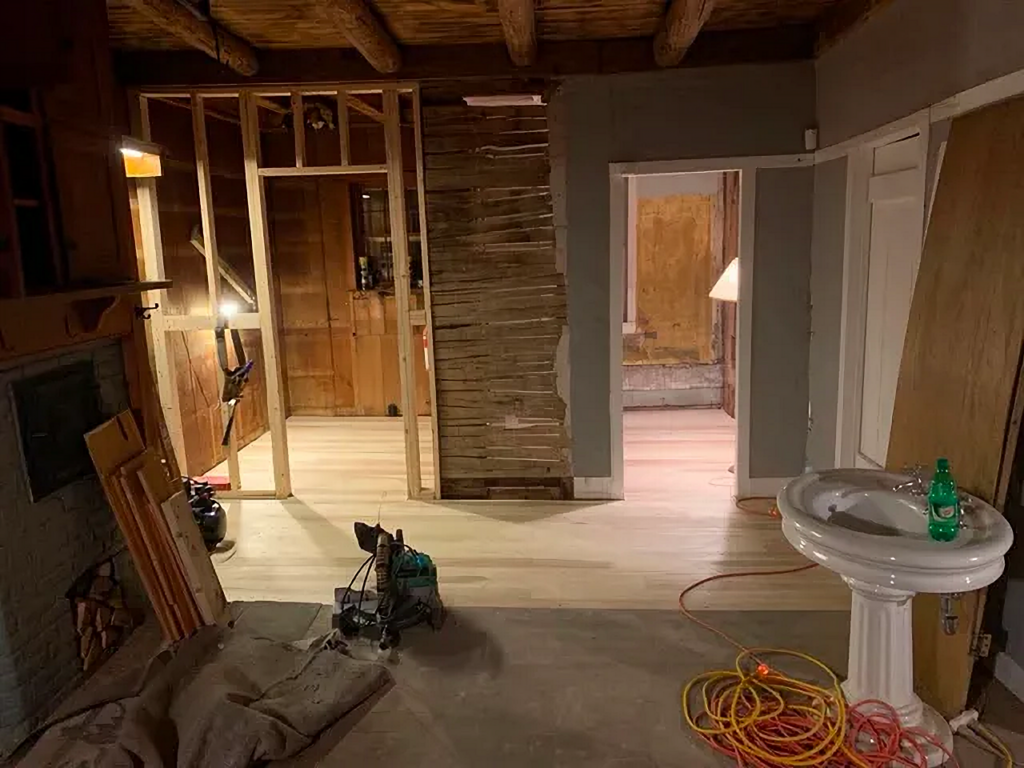 keeping room during renovation